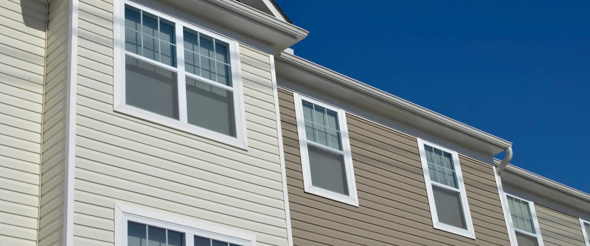 Who is the largest vinyl siding manufacturer?