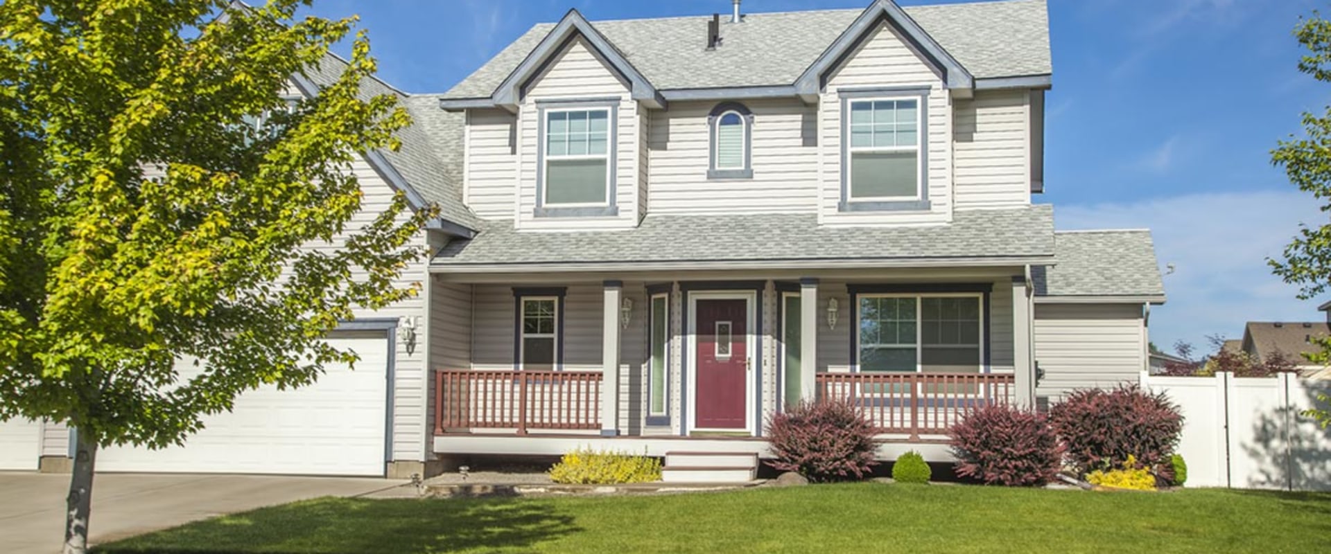 How much would it cost to put vinyl siding on a 3000 square foot house?